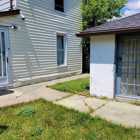 Cozy Downtown Two Bedrooms Free Parking Κίνγκστον Εξωτερικό φωτογραφία